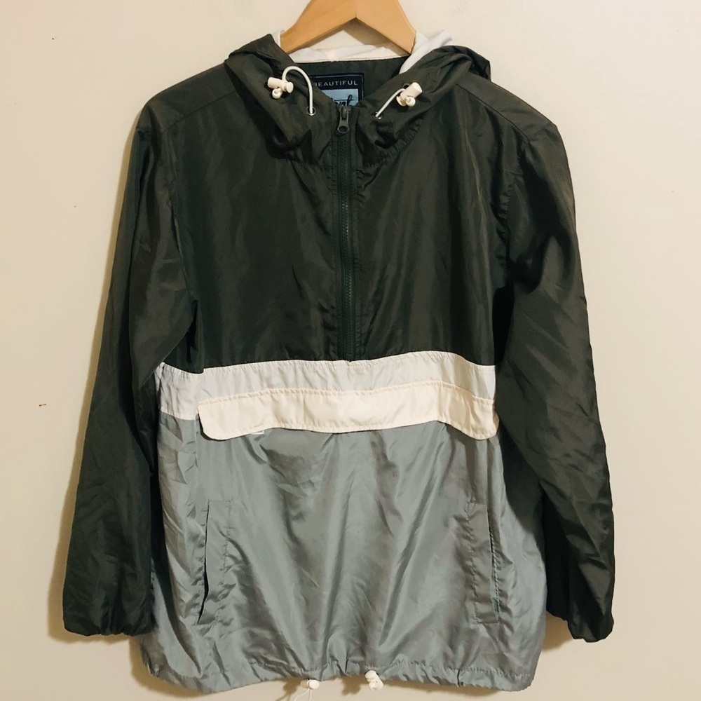 Beautiful Giant Pullover Windbreaker Jacket